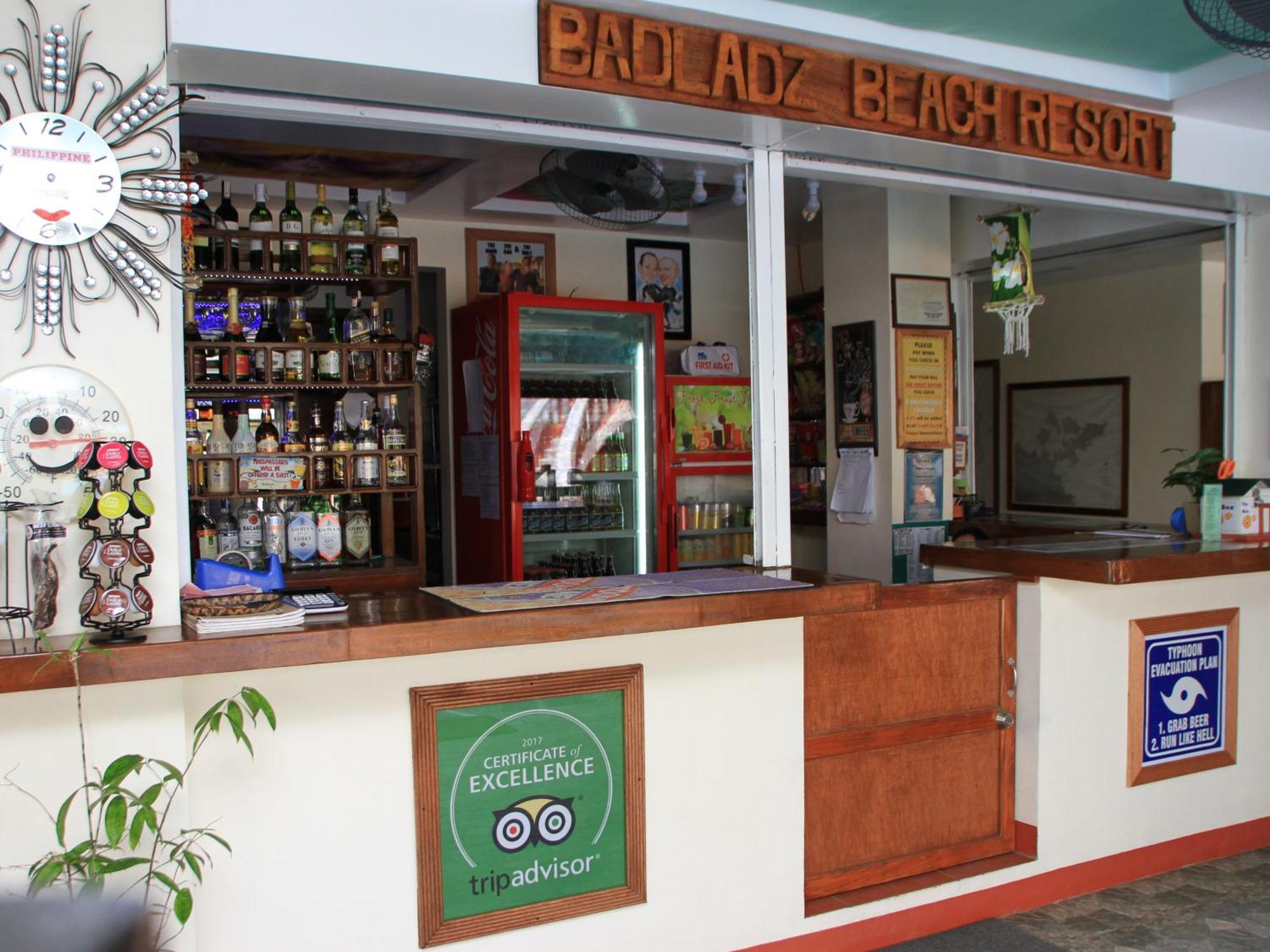 פוארטו גאלרה Badladz Staycation Condos מראה חיצוני תמונה